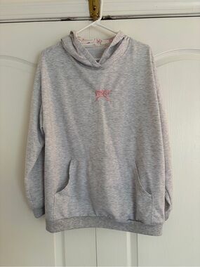SHEIN Light Gray Pullover Hoodie with Pink Accent